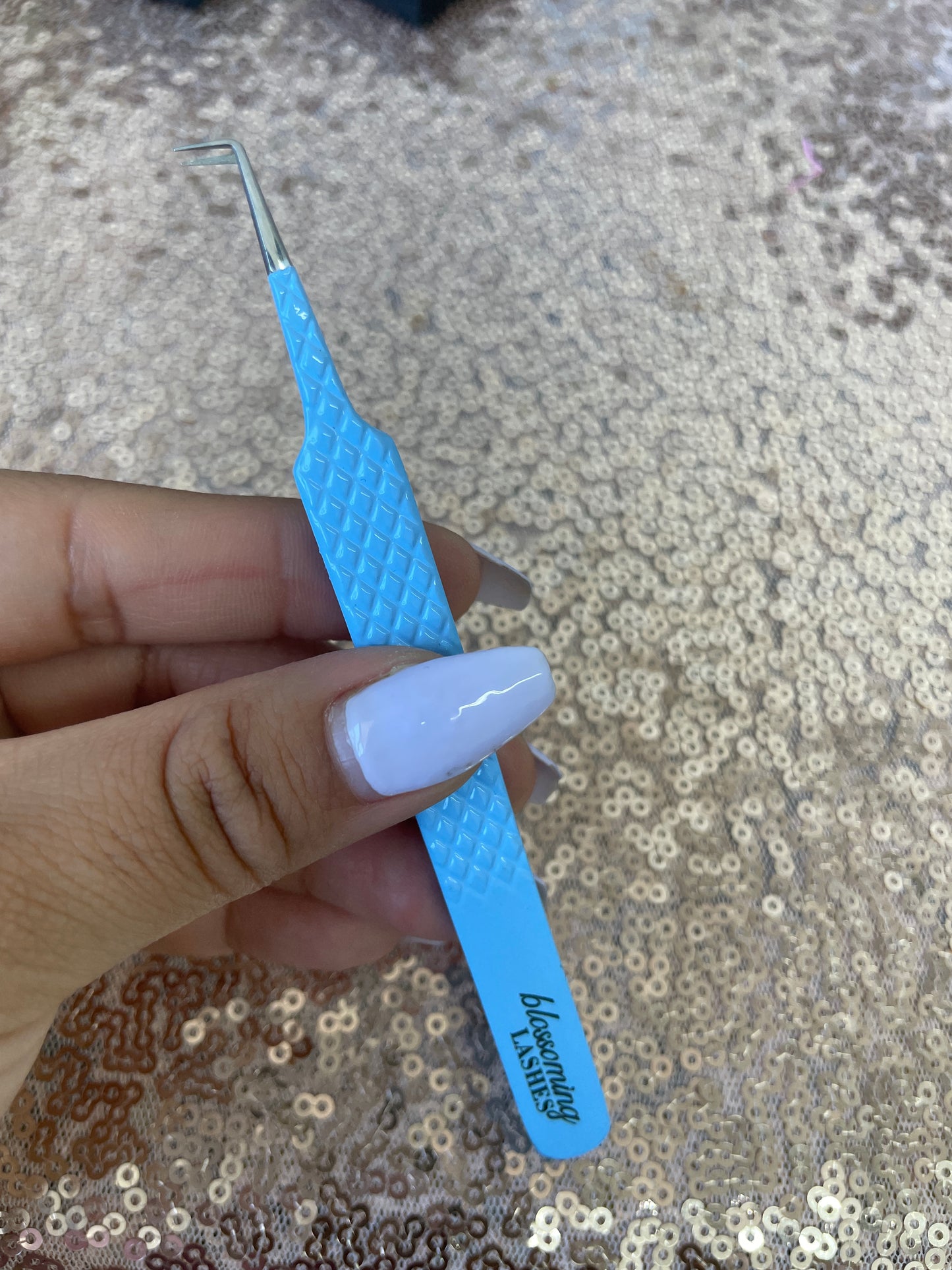 Slightly Imperfect Volume Tweezers